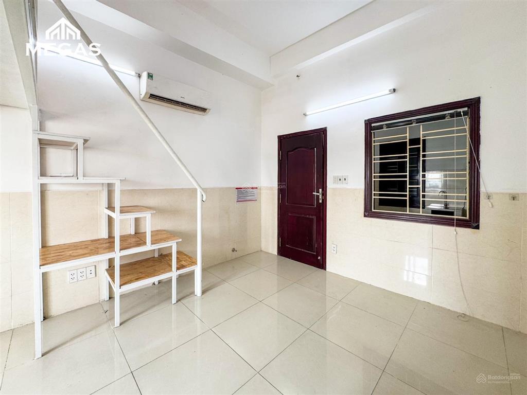 Trống sẵn duplex cửa sổ trời full nội thất ngay đh hutech