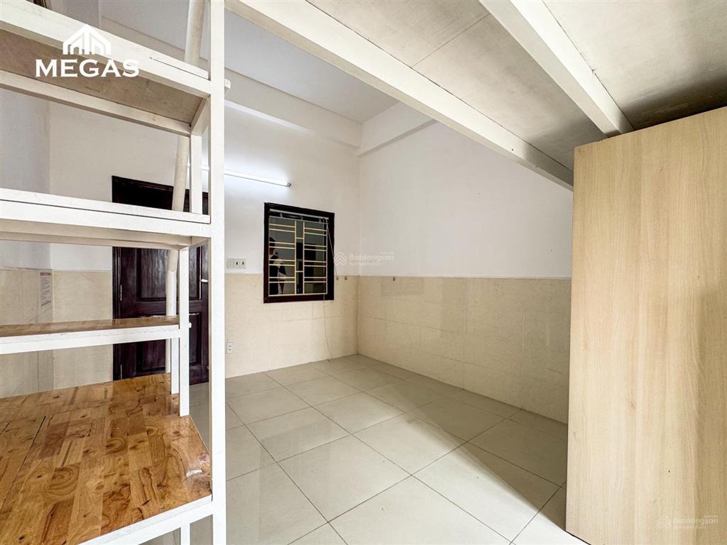 Trống sẵn duplex cửa sổ trời full nội thất ngay đh hutech