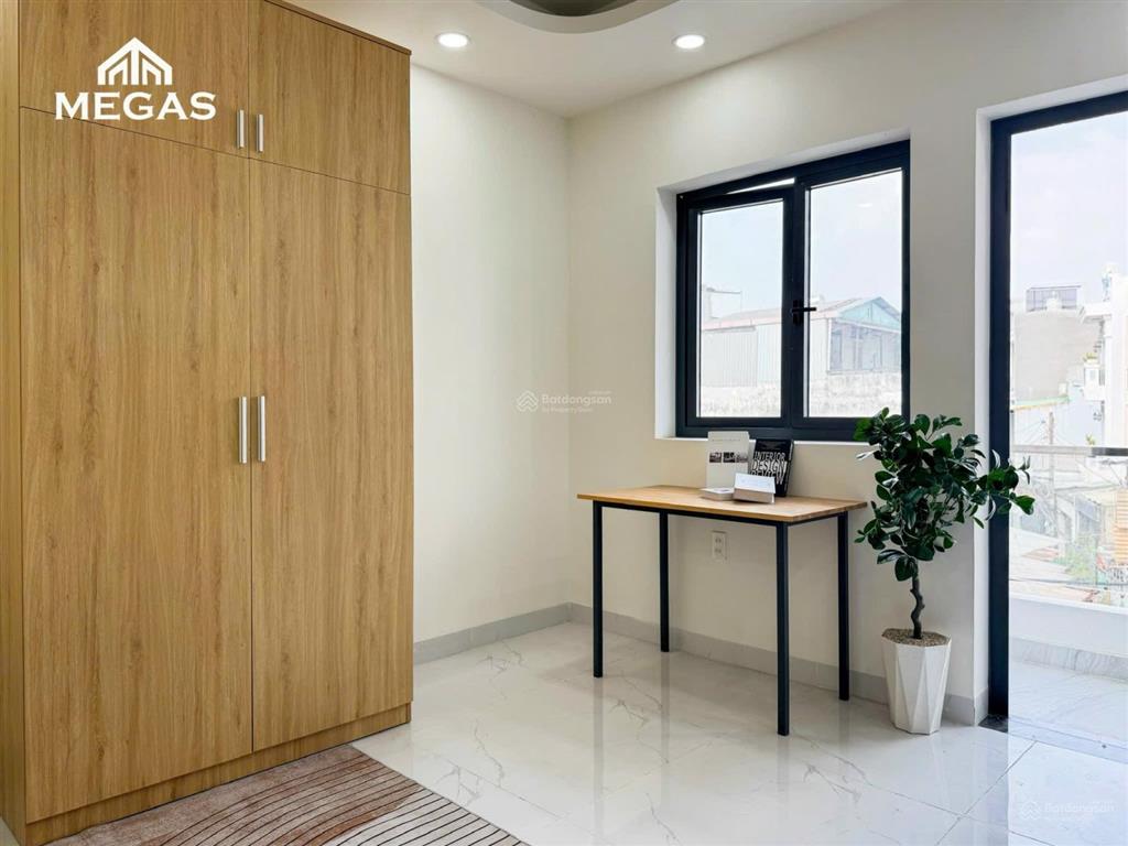 Studio ban công full nội thất siêu thoáng ngay emart phan văn trị
