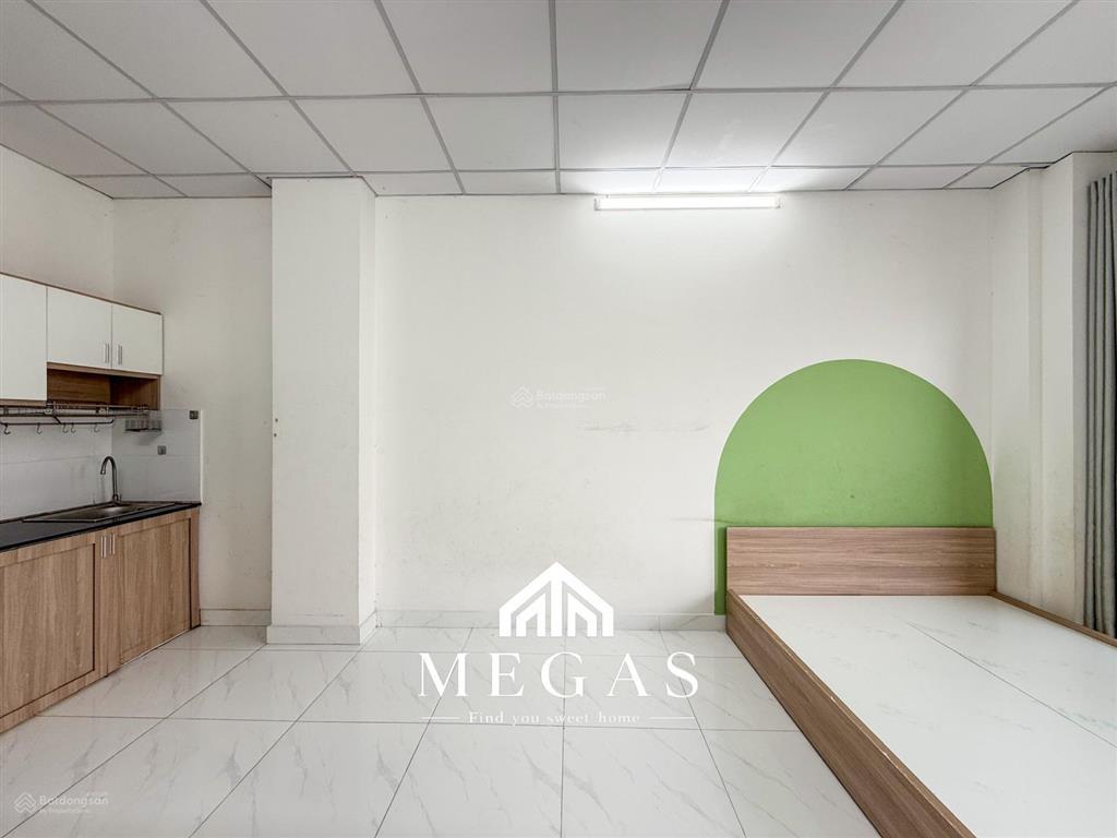 Trống sẵn căn studio ban công ngay trong nội khu vạn phúc