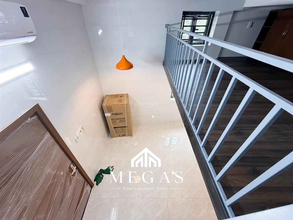 Khai trương gác full nội thất cửa sổ trời siêu thoáng ngay cổng kđt vạn phúc