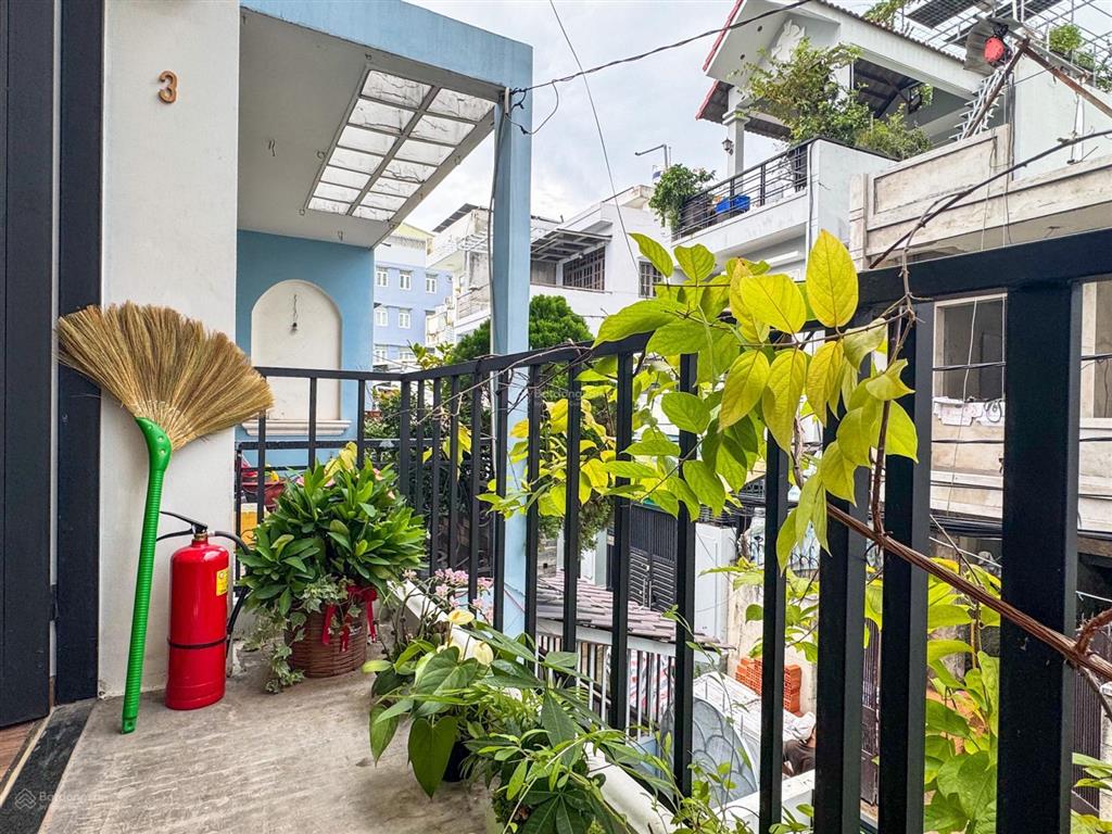 Trống sẵn căn studio full nội thất siêu thoáng ngay lotte mart nguyễn văn lượng
