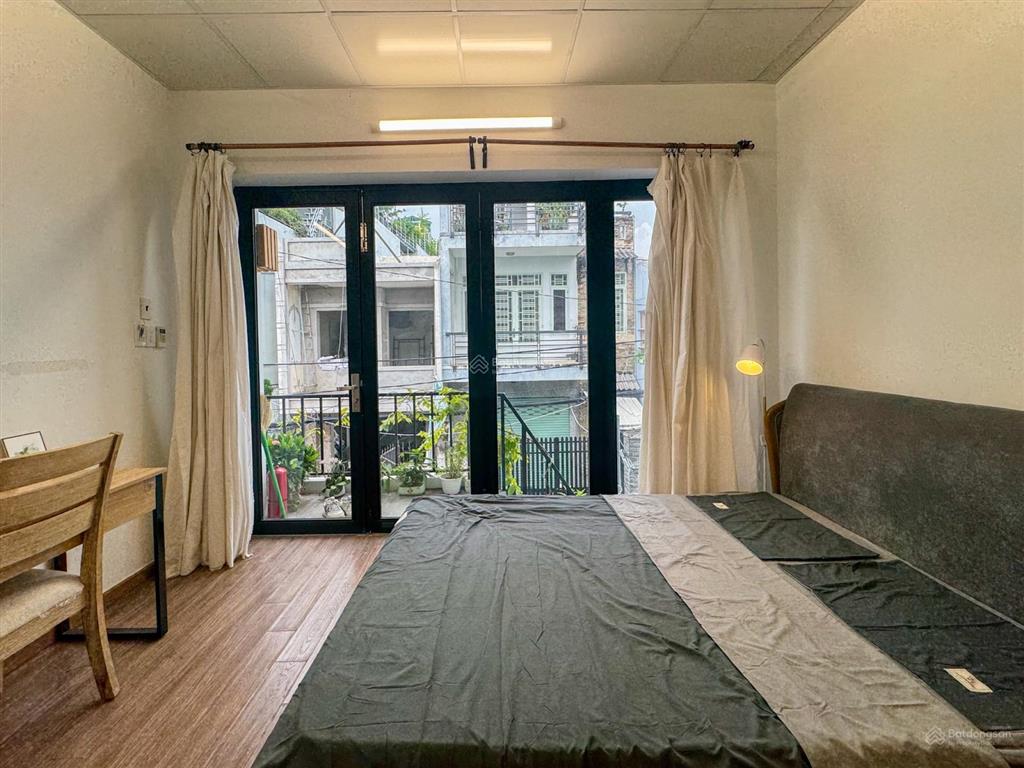 Trống sẵn căn studio full nội thất siêu thoáng ngay lotte mart nguyễn văn lượng