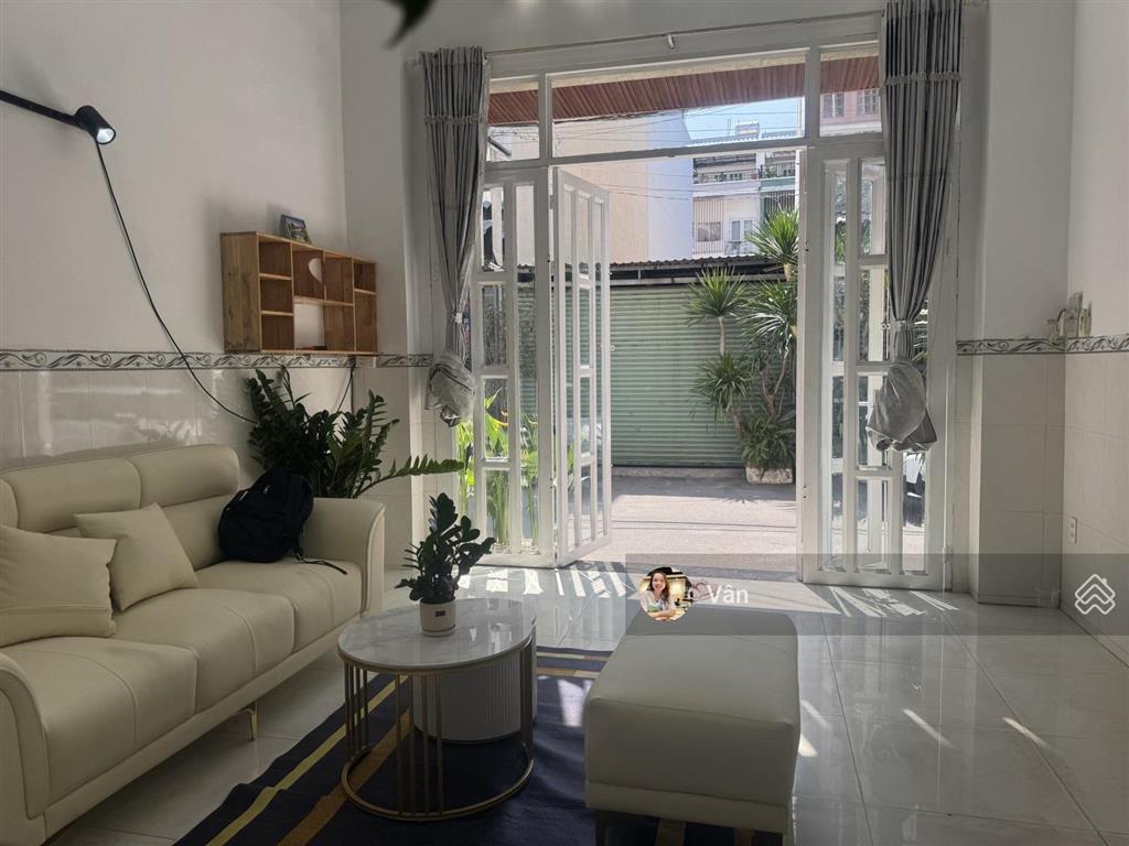 Chủ đi mỹ gấp bán nhà 3 tầng linh đông hẻm 8m ở ngay nhỉnh 6 tỷ