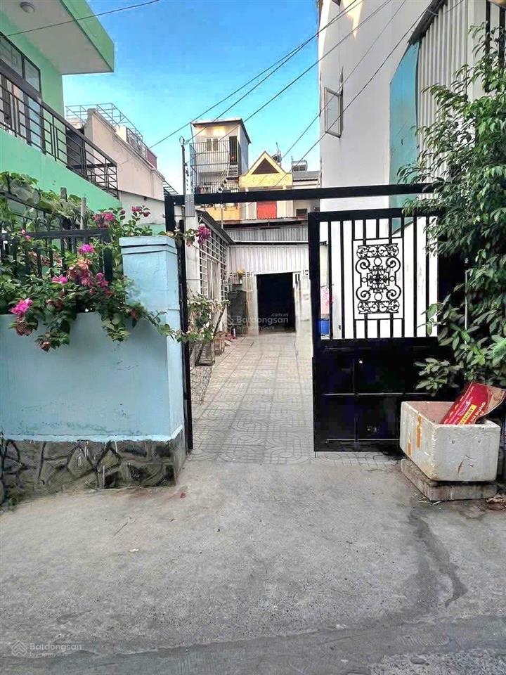 Nhà khu bên sông hiệp bình chánh  100m vuông vức 5x20  3pn  sân rộng  giá 6.x tỷ