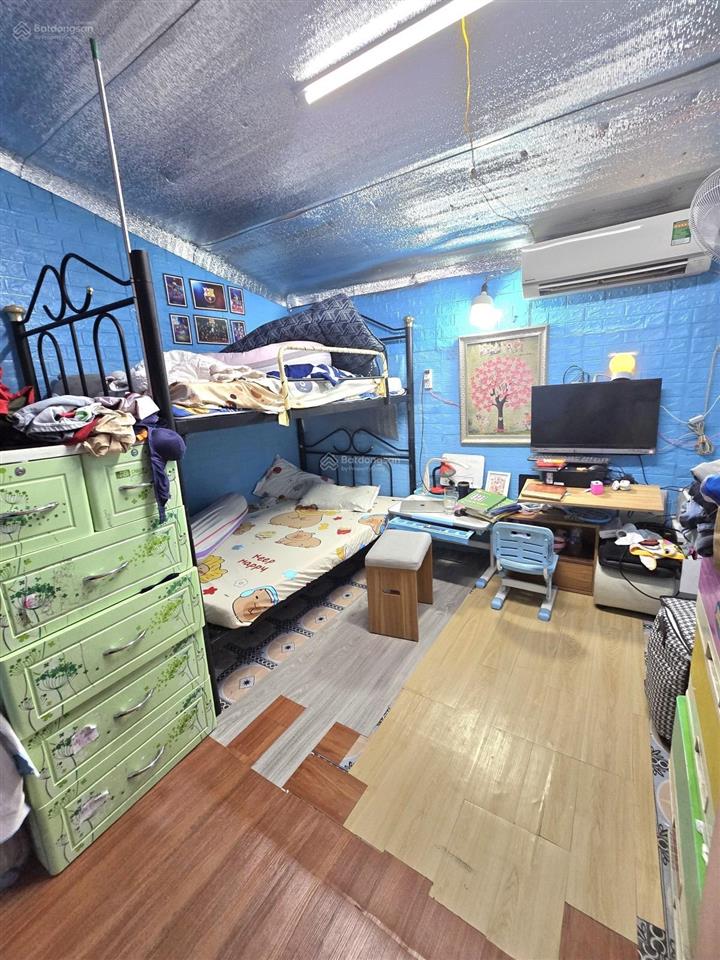 Chợ thủ đức  sát mặt tiền hồ văn tư  30m² vuông a4  sổ hoàn công 3 tỷ 25