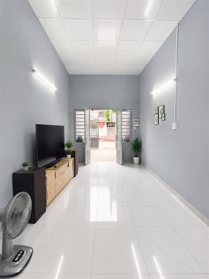 Nhà 3 tầng btct  hẻm xe hơi thông  ngay chợ linh xuân  3 tỷ nhỉnh