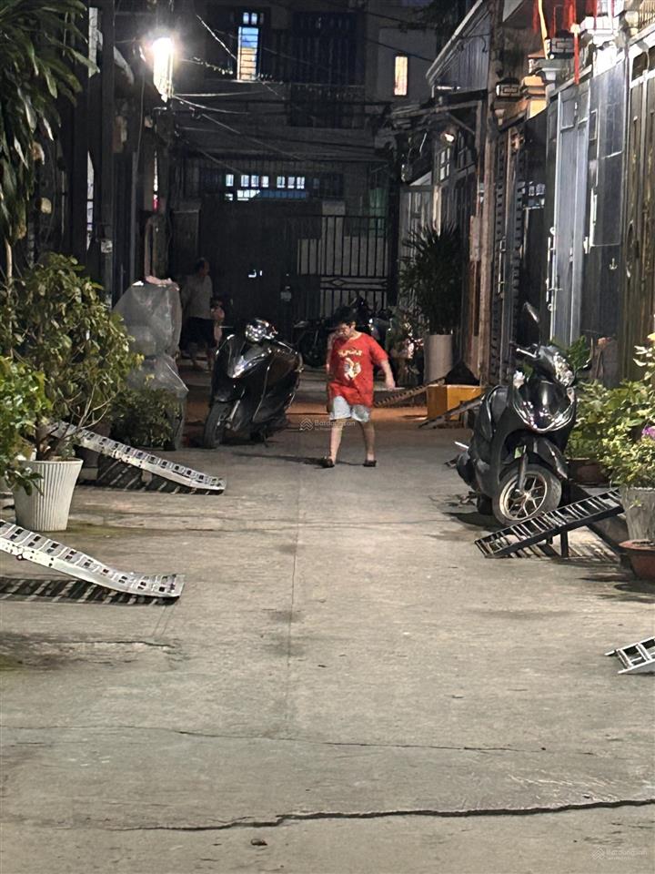 Hẻm xe hơi  nhà đẹp ở ngay  hiệp bình chánh 6 tỷ 2