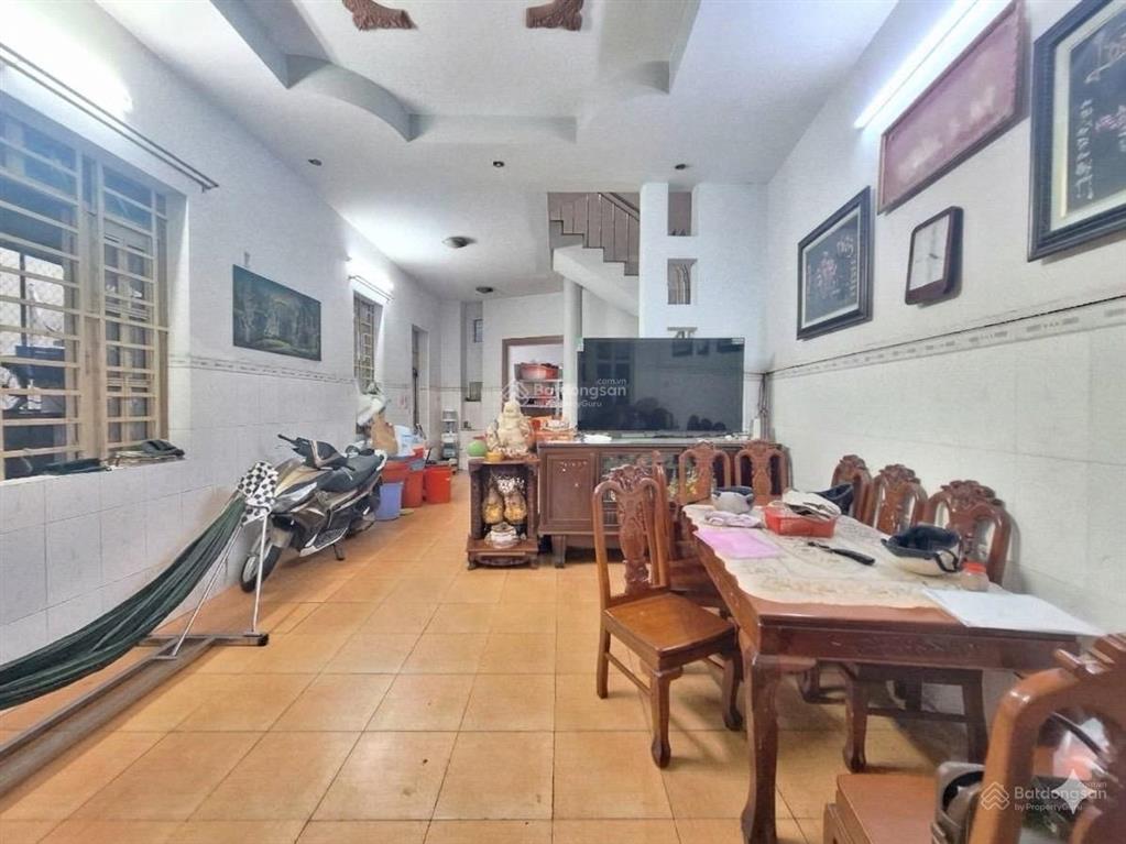 110m2  nhà 3 tầng  ngay chợ thủ đức 5 tỷ 1 trường thọ