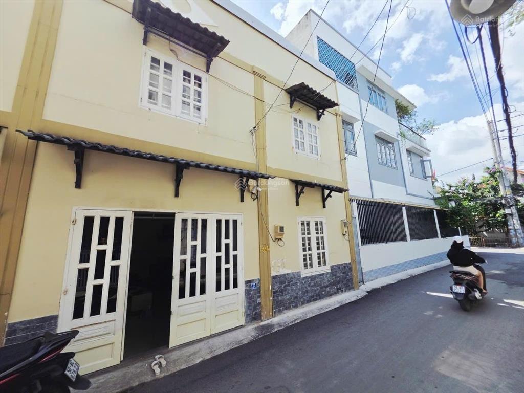 Hẻm ô tô nhà đẹp 2 tầng kiên cố 3pn  kế bên chợ đầu mối thủ đức chỉ 5.2 tỷ tl