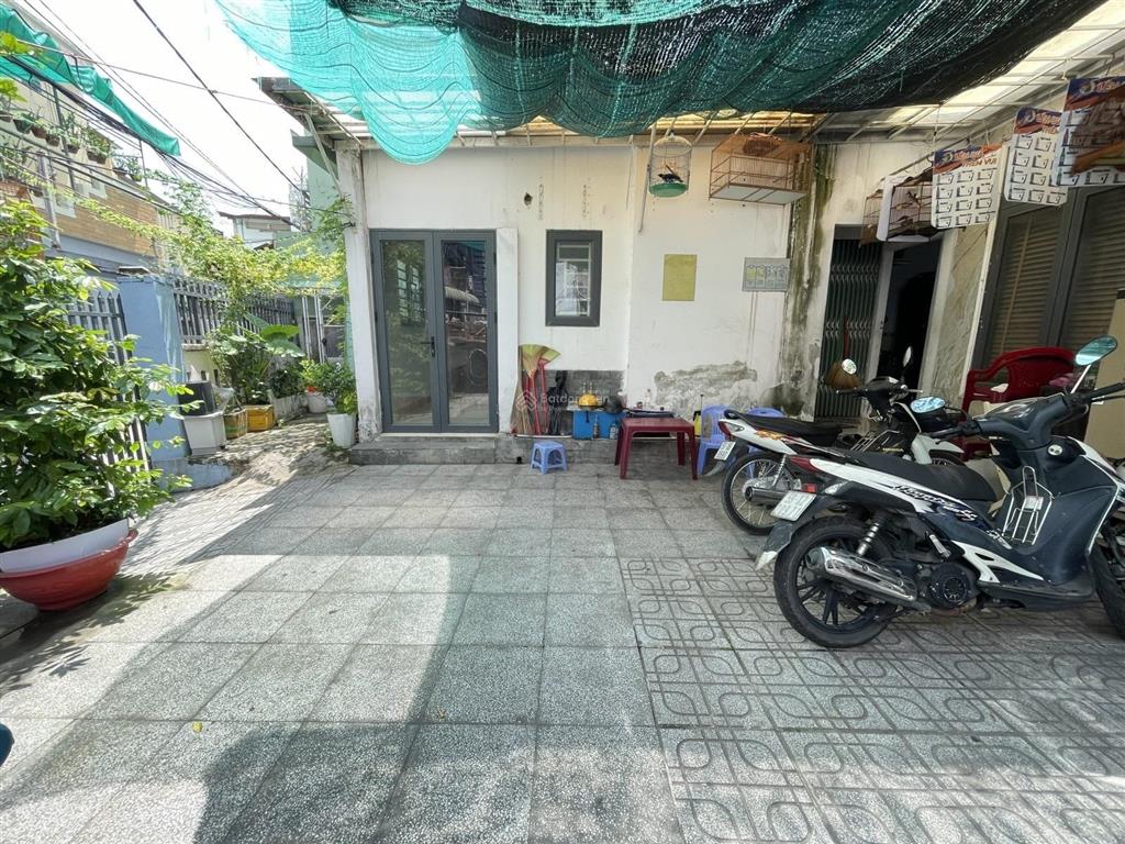 Chủ gấp bán đi định cư  giảm mạnh 1 tỷ  154m2 ngang lớn hơn 10m  50m ra hxh 150m ra mặt tiền