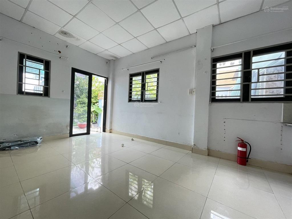 Chủ gấp bán đi định cư  giảm mạnh 1 tỷ  154m2 ngang lớn hơn 10m  50m ra hxh 150m ra mặt tiền