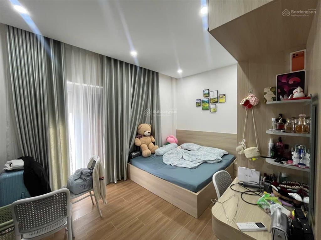 Studio ban công full nội thất trống sẵn cho thuê