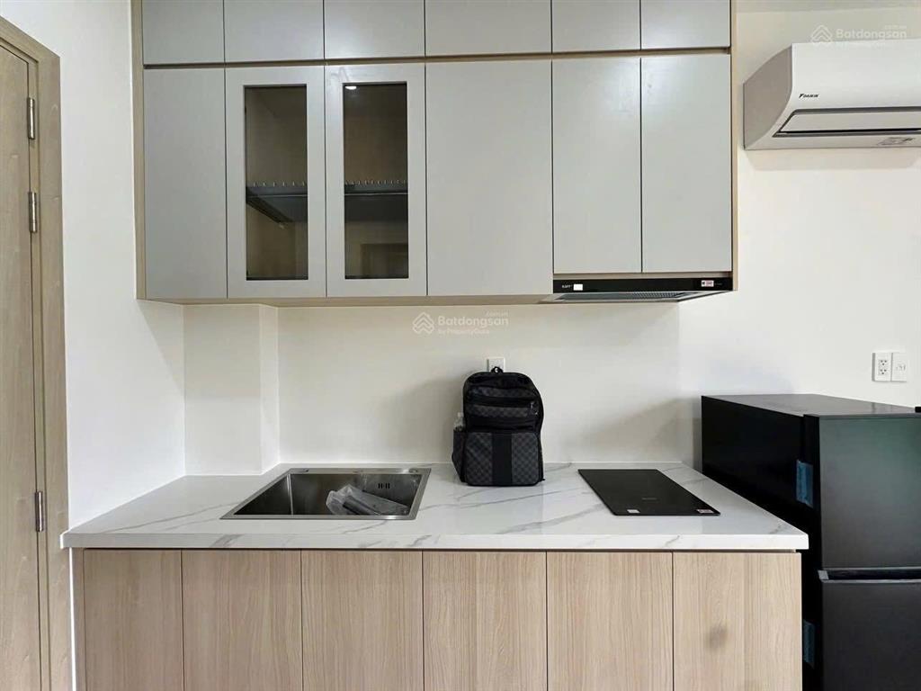 Studio ban công full nội thất trống sẵn cho thuê