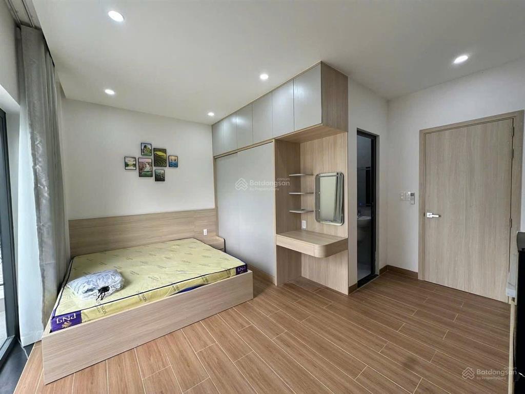 Studio ban công full nội thất trống sẵn cho thuê