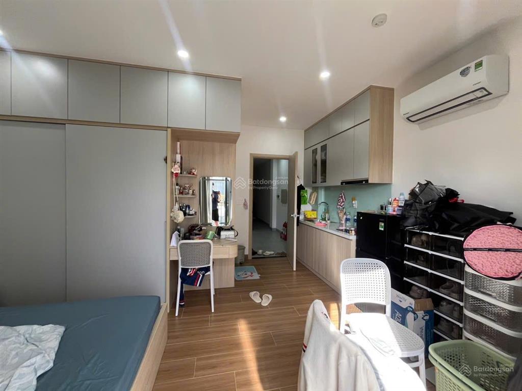 Studio ban công full nội thất trống sẵn cho thuê