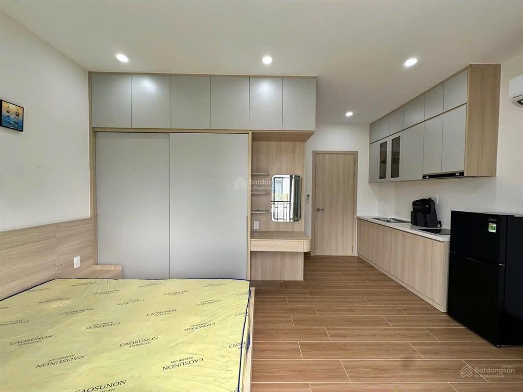 Studio ban công full nội thất trống sẵn cho thuê