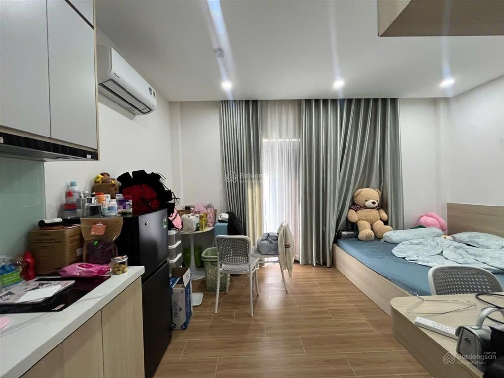 Studio ban công full nội thất trống sẵn cho thuê