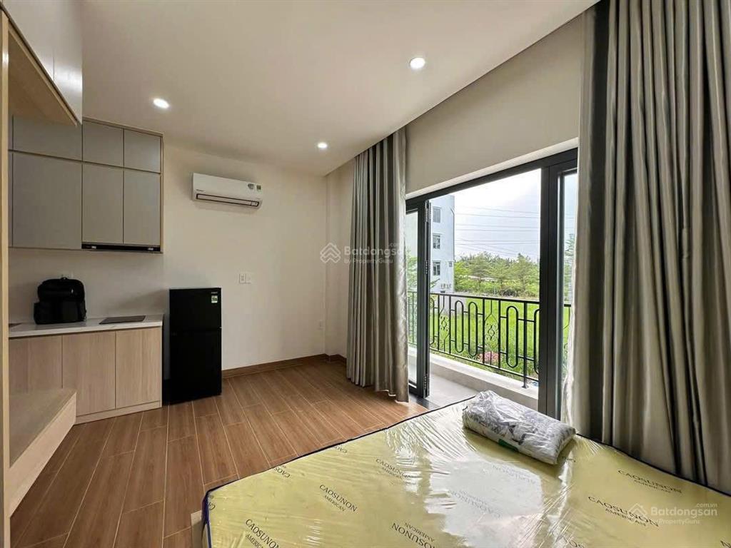Studio ban công full nội thất trống sẵn cho thuê