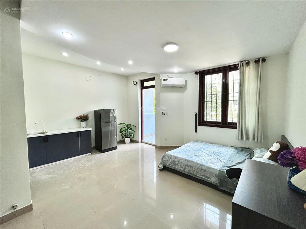 Cho thuê phòng giá tốt  full nt ban công  gần đh ngoại thương (ftu), gtvt, hutech  0366 197 ***