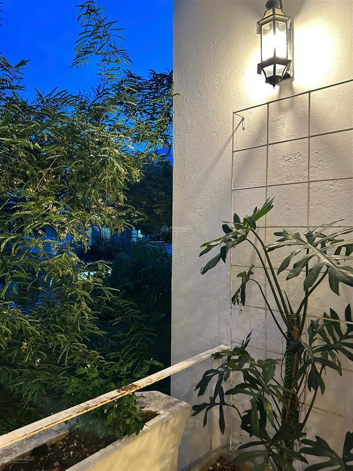 Còn trống sẵn 1 căn hộ 1pn cao cấp  đậu oto trong nhà  gần học viện cán bộ   0366 197 ***
