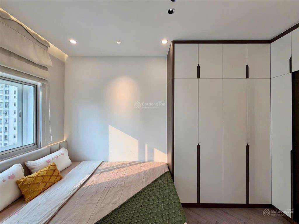 Cần bán căn góc sky garden 1, trung tâm phú mỹ hưng (nhà mới 100%)
