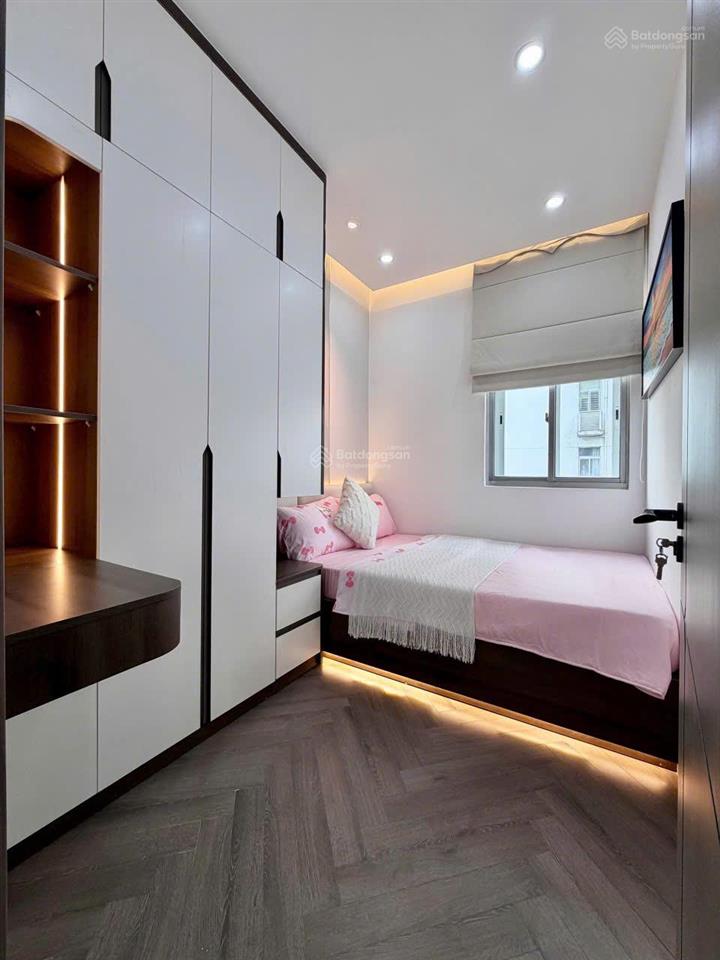 Cần bán căn góc sky garden 1, trung tâm phú mỹ hưng (nhà mới 100%)