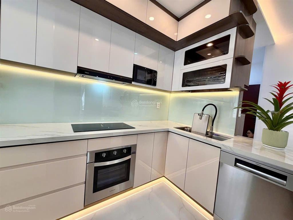 Cần bán căn góc sky garden 1, trung tâm phú mỹ hưng (nhà mới 100%)