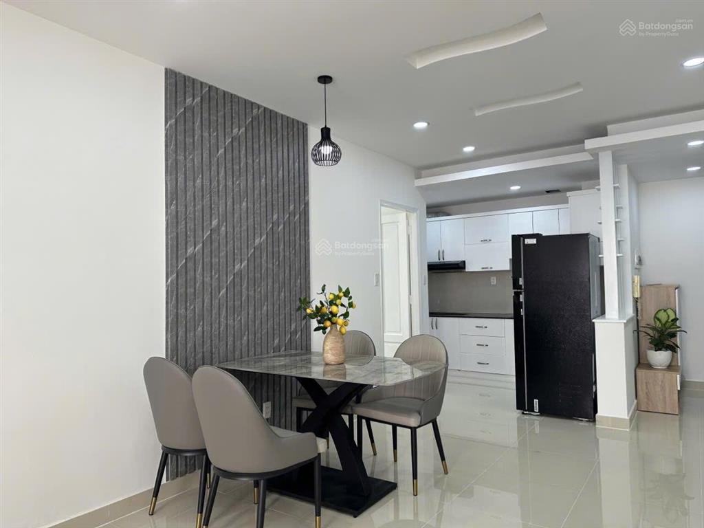 Cần bán căn góc sky garden 3, trung tâm phú mỹ hưng