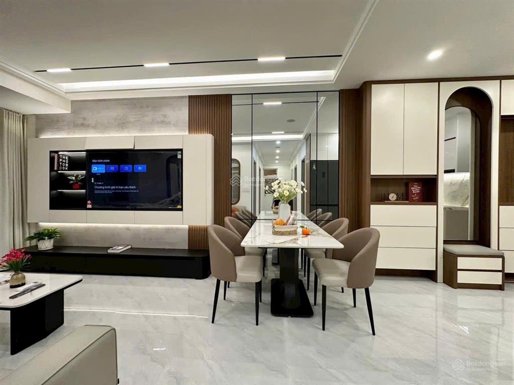 Cần bán gấp căn hộ chung cư sky garden 3 ( nhà mới 100%)