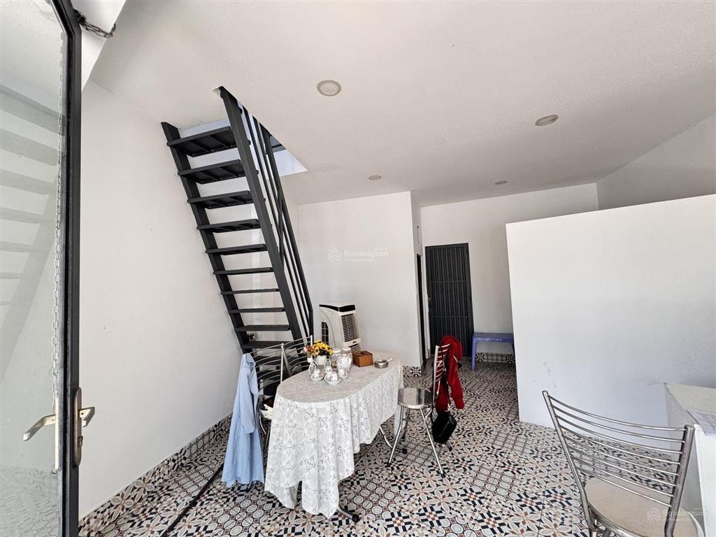 Mặt tiền tô ký  ngay cvpm quang trung  gần trường nguyễn du  2 mặt tiên kinh doanh đa ngành nghề