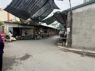 Bác nào tài chính công nhân mua để ơ quá hợp lý gần ngay kcn quang minh dt 36m2 giá 2tỷ2