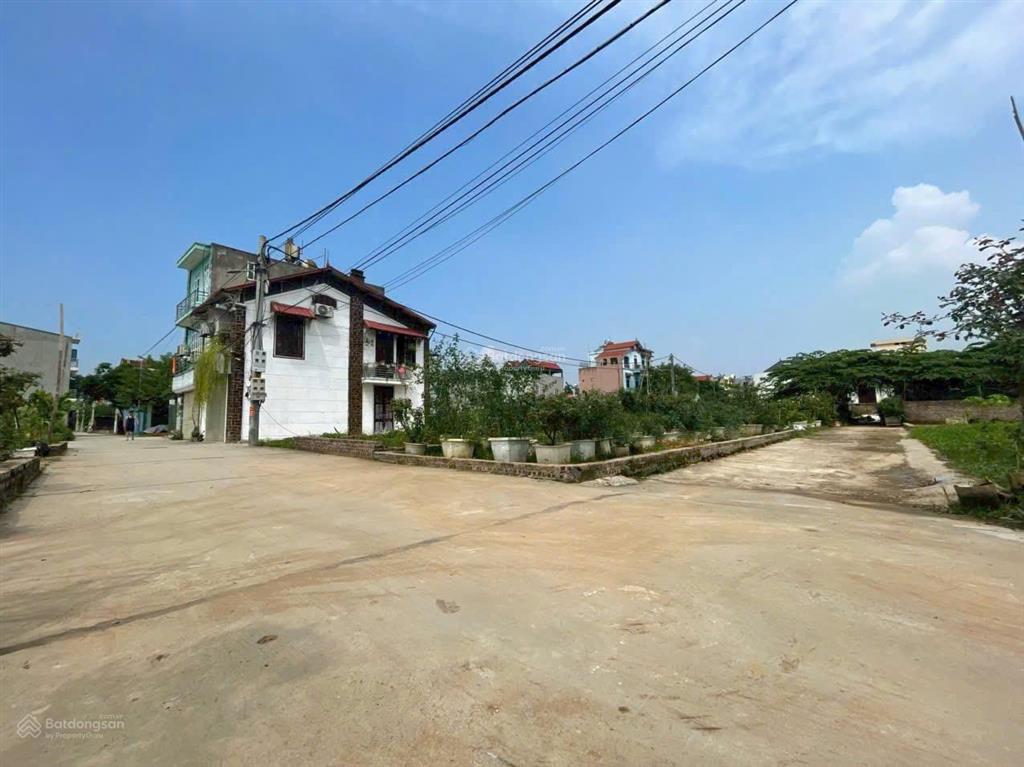 Bán đất tổ 10 thị trấn quang minh phân lô ngõ ô tô giá hơn 2,tỷ