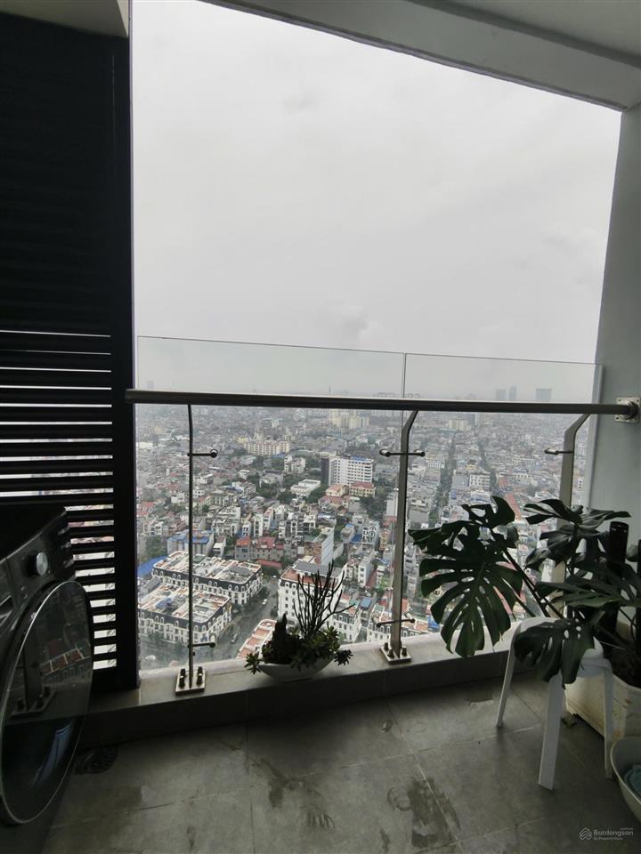 Bán căn góc 2 ngủ view tầng cao bao quát cả thành phố thiết kế 2pn 2wc cực thoáng