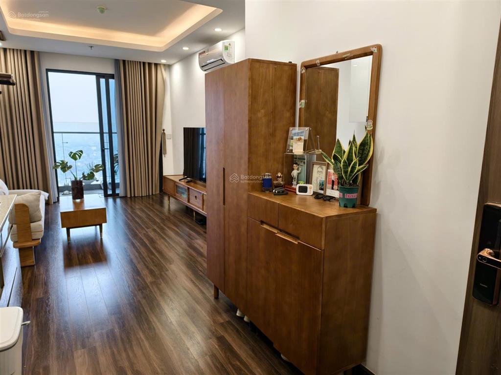 Bán căn góc 2 ngủ view tầng cao bao quát cả thành phố thiết kế 2pn 2wc cực thoáng