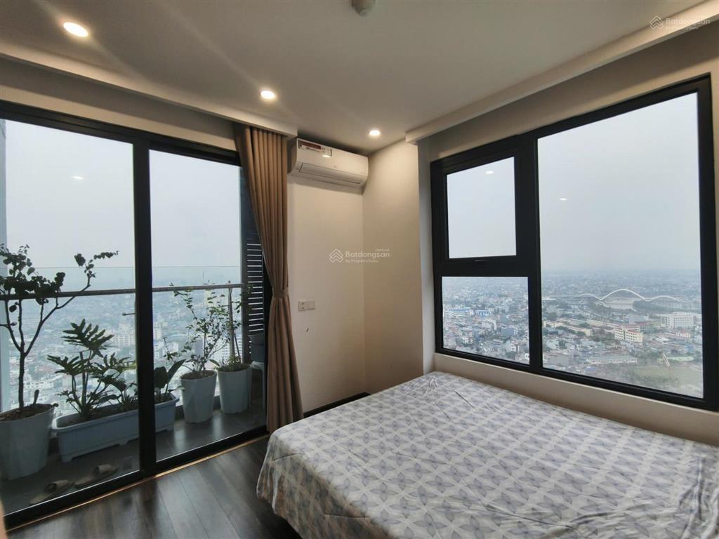 Bán căn góc 2 ngủ view tầng cao bao quát cả thành phố thiết kế 2pn 2wc cực thoáng