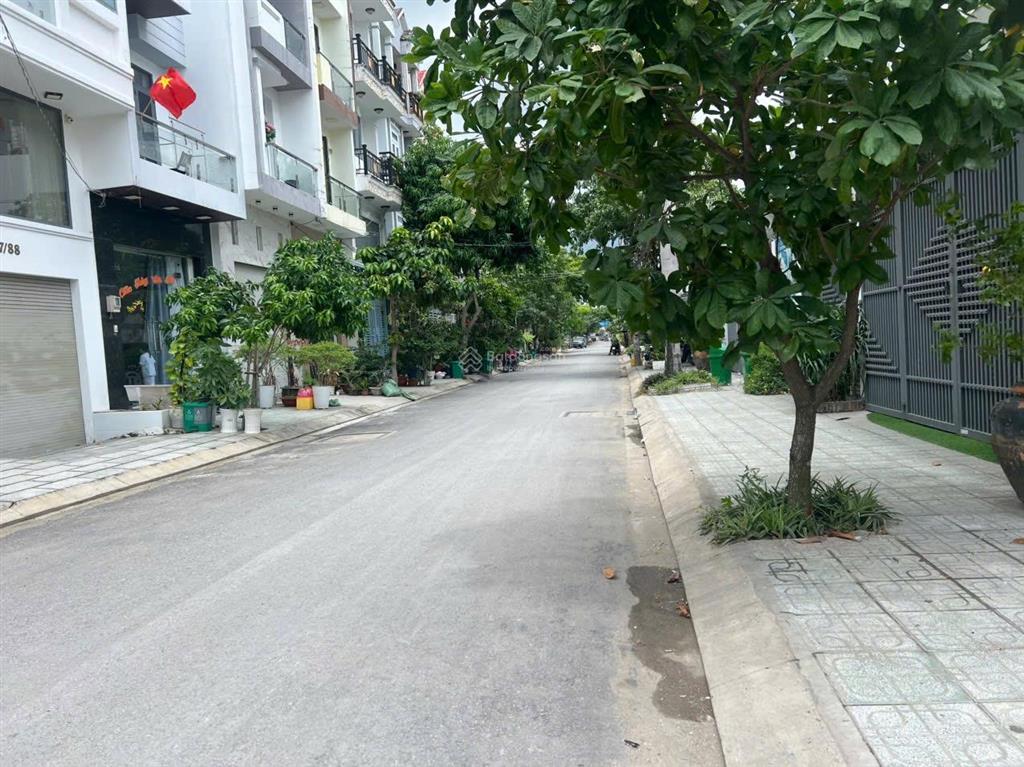 Bán nhà nguyên căn 3pn, 5wc, sân thượng 17/69 huỳnh thị đồng, nhà bè