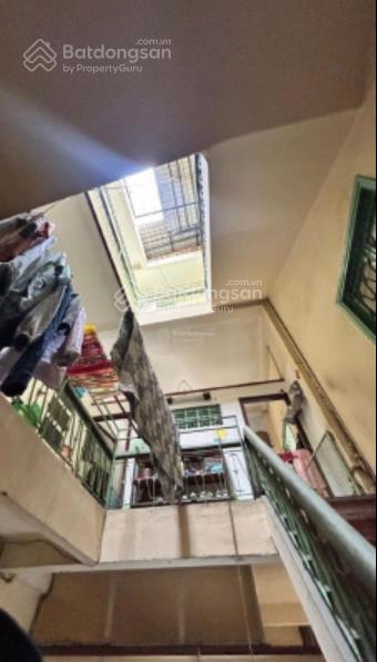 Nhà yersin q1 mặt chợ 5 tầng dt đất 80m2 rộng rãi chỉ 14 tỉ, nhà vuông vức, sổ hoàn công đủ