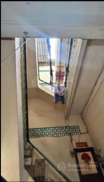 Nhà yersin q1 mặt chợ 5 tầng dt đất 80m2 rộng rãi chỉ 14 tỉ, nhà vuông vức, sổ hoàn công đủ