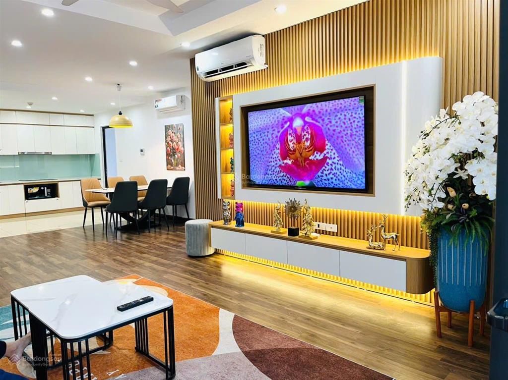 Chính chủ cần bán căn 2 ngủ diện tích 92m có thể sửa thành 3 ngủ