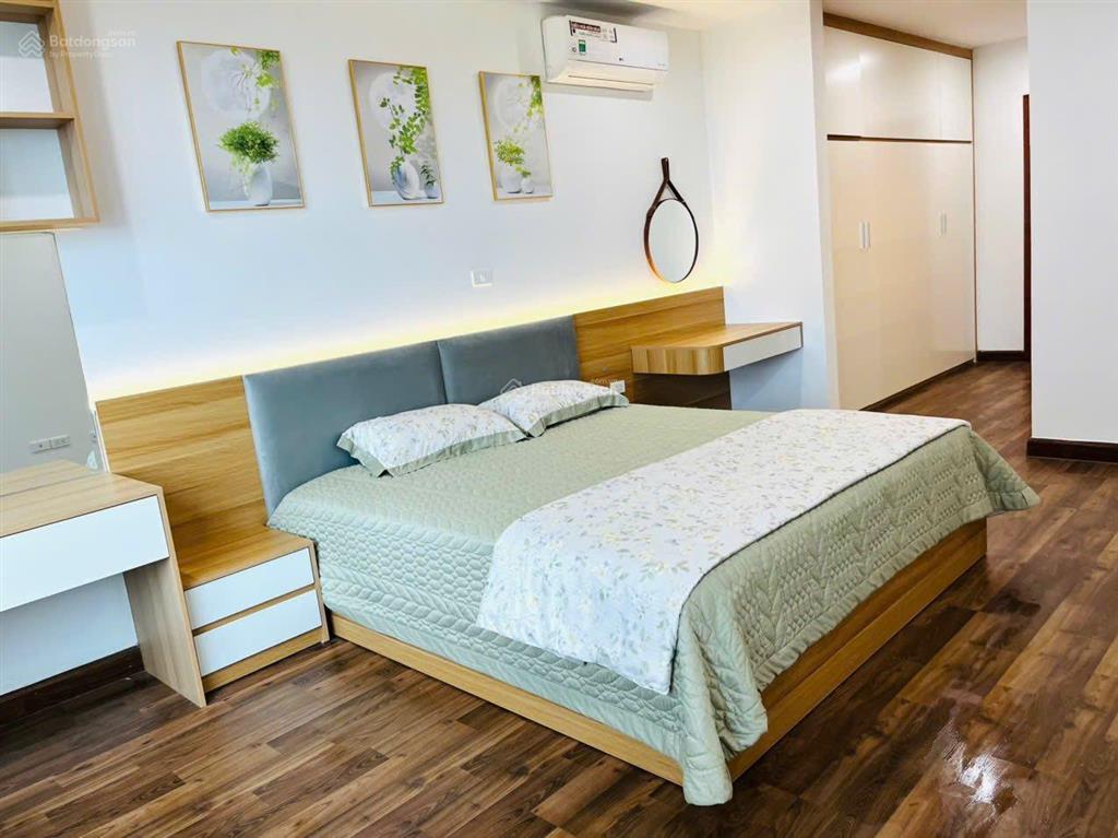 Chính chủ cần bán căn hộ 2 phòng ngủ đẹp , diện tích 90m2 giá chỉ 8 tỷ