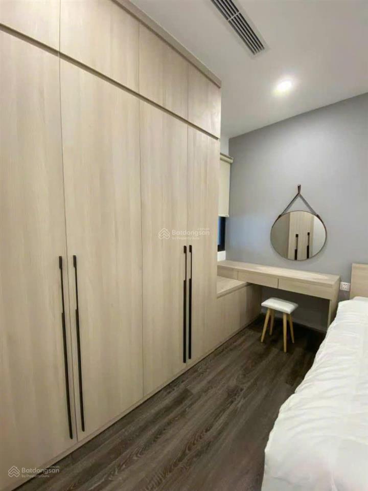 Chính chủ cần bán căn hộ 3 phòng ngủ đầy đủ nội thất cao cấp, chỉ việc xách vali về ở luôn