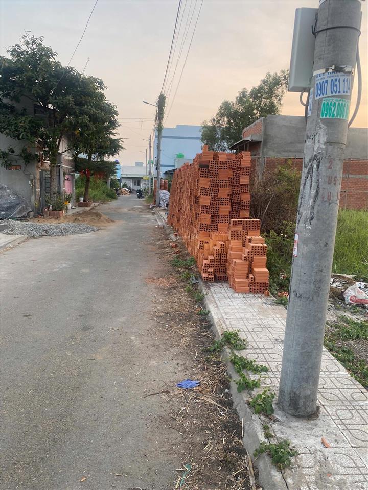 Cần bán 2 lô mặt tiền đường nhựa phường 2 , thị xã gò công đông , tiền giang ( đồng tháp mới)