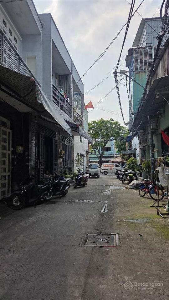 Giảm mạnh 150tr  4.45 tỷhxh 6m  vài bước ra mặt tiền  nhà mới 33m2kênh nước đen ,bhh