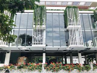 Tphcm toà nhà văn phòng góc 3 mặt tiền  gần cảng cát lái  28x20m  122 tỷ