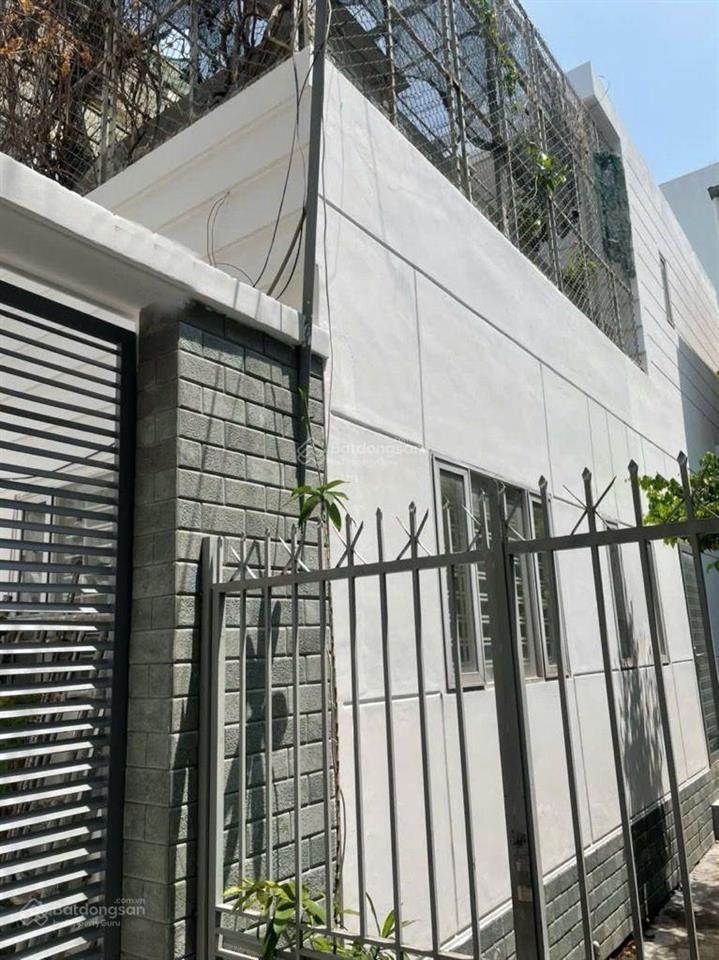 Giá mới  9.9 tỷgiá mới  nhà 2 tầng đường đất thánh , p.6 . tân bình  hẻm 3m  gần chợ  ngang 5