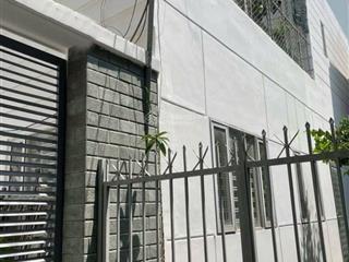 Giá mới  9.9 tỷgiá mới  nhà 2 tầng đường đất thánh , p.6 . tân bình  hẻm 3m  gần chợ  ngang 5