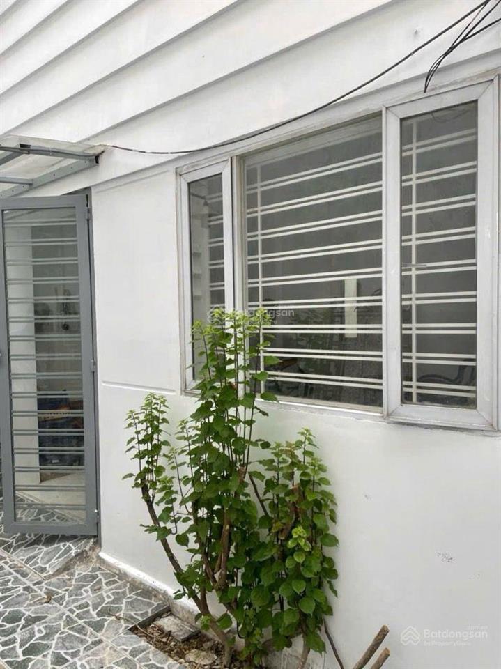 Giá mới  9.9 tỷgiá mới  nhà 2 tầng đường đất thánh , p.6 . tân bình  hẻm 3m  gần chợ  ngang 5