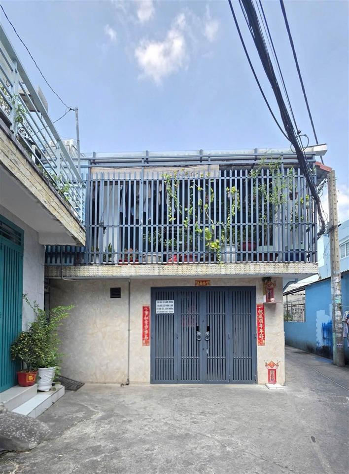 Lô góc thoáng  tỉnh lộ 10  giáp quận 6  nhà 2 tầng  50m²  sát mặt tiền  3,78 tỷ