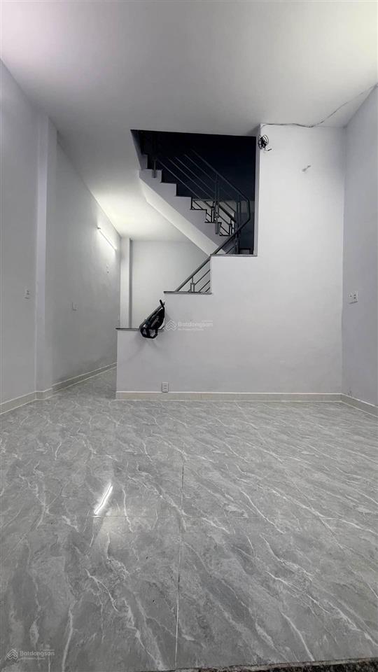 Ngay trung tâm  bình tân cây xăng thanh nga chợ lê văn quới ngã tư bốn xã 32 m2  chỉ 4,1 tỷ